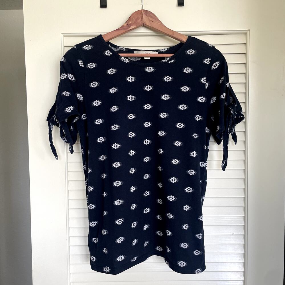 LOFT Ditsy Navy Blue Tie Sleeve Floral Print Crewneck Tee Shirt M Summer Spring - Picture 3 of 6